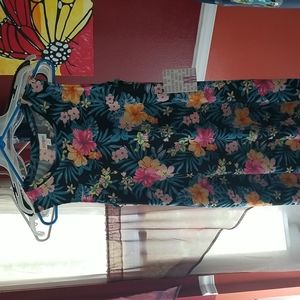 Lularoe M Hibiscus Swing Charlotte dress